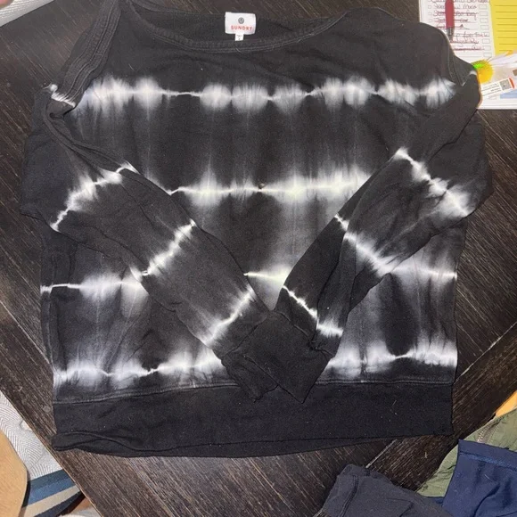 Evereve sweatshirt - Picture 3 of 3